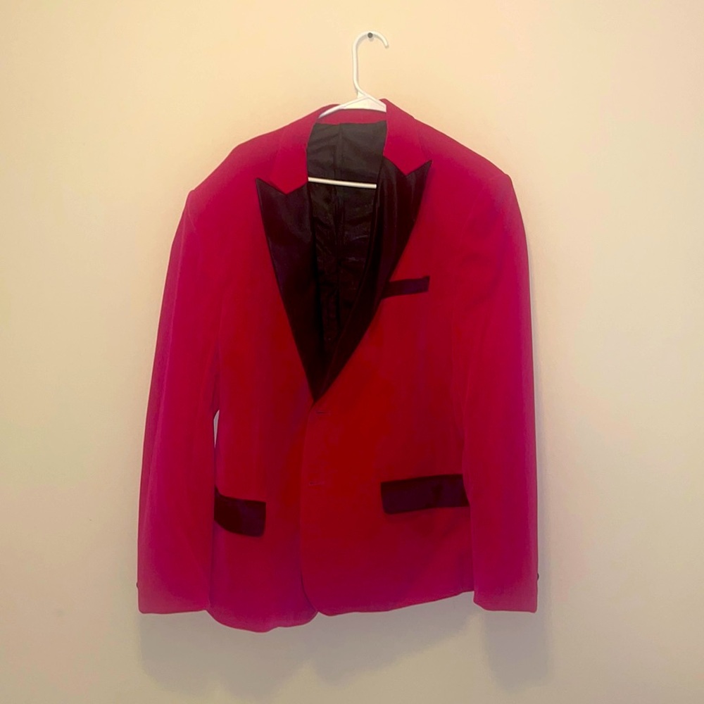 Fuchsia Alberto Nardoni suit jacket 1XL. Great Condition worn once.